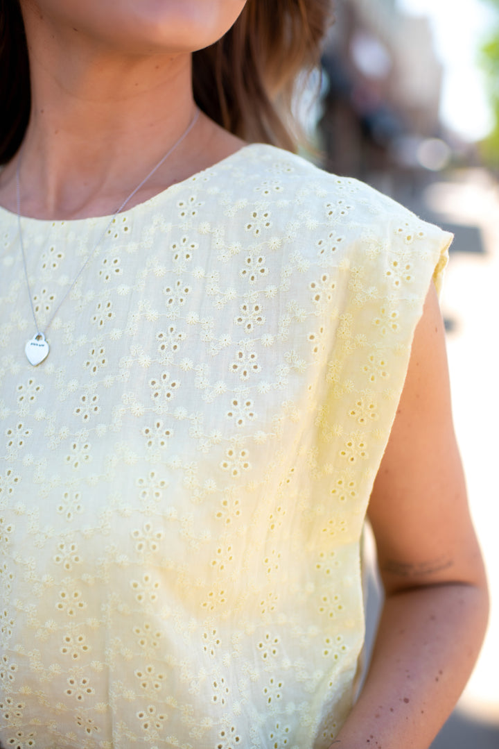 Dandelion Eyelet Tank (Yellow)