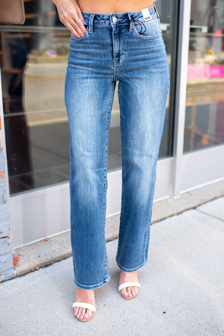 Judy Blue Kayda 90s Straight Jeans (Medium)