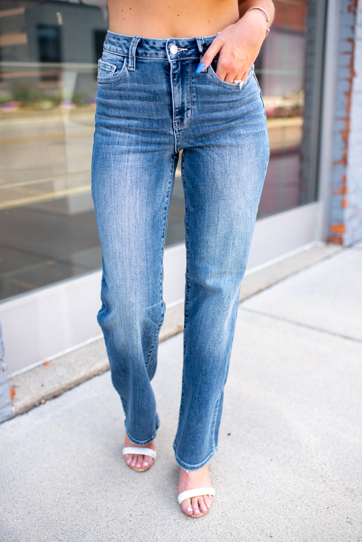 Judy Blue Kayda 90s Straight Jeans (Medium)