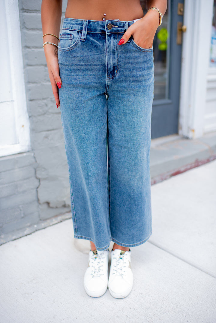 Judy Blue Dottie Wide Crop Jeans (Medium)