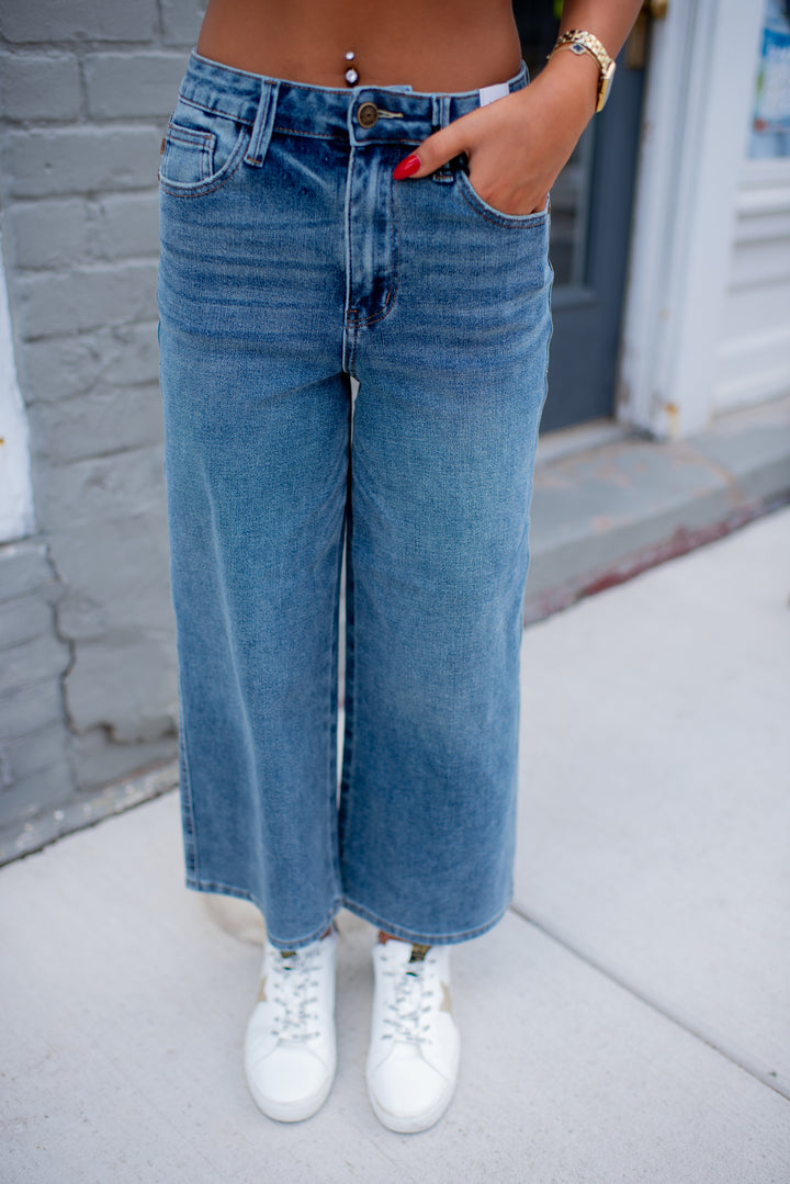 Judy Blue Dottie Wide Crop Jeans (Medium)