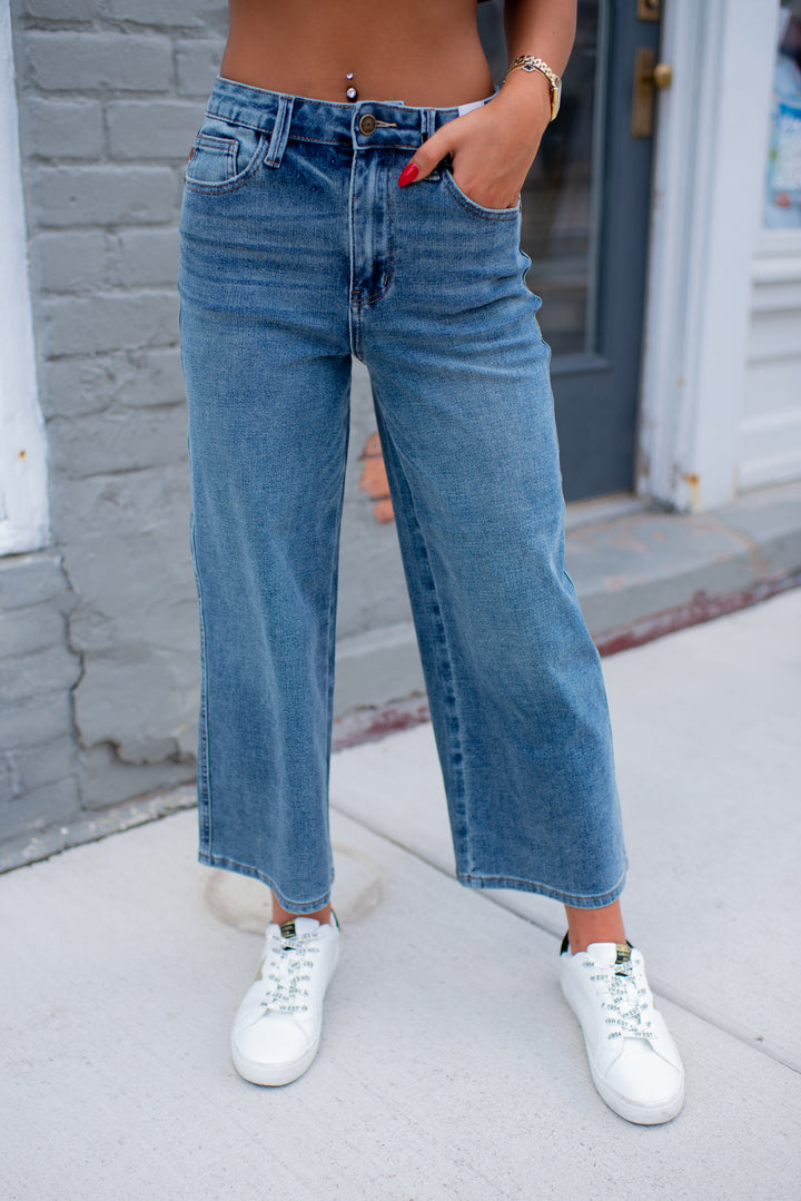 Judy Blue Dottie Wide Crop Jeans (Medium)
