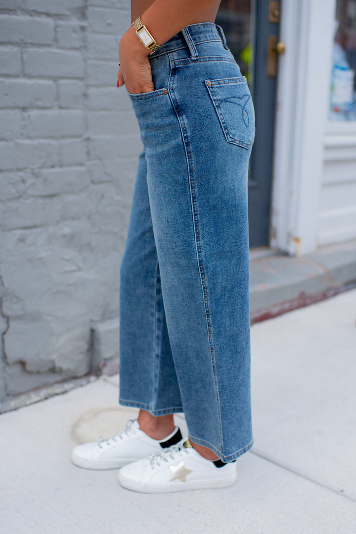 Judy Blue Dottie Wide Crop Jeans (Medium)