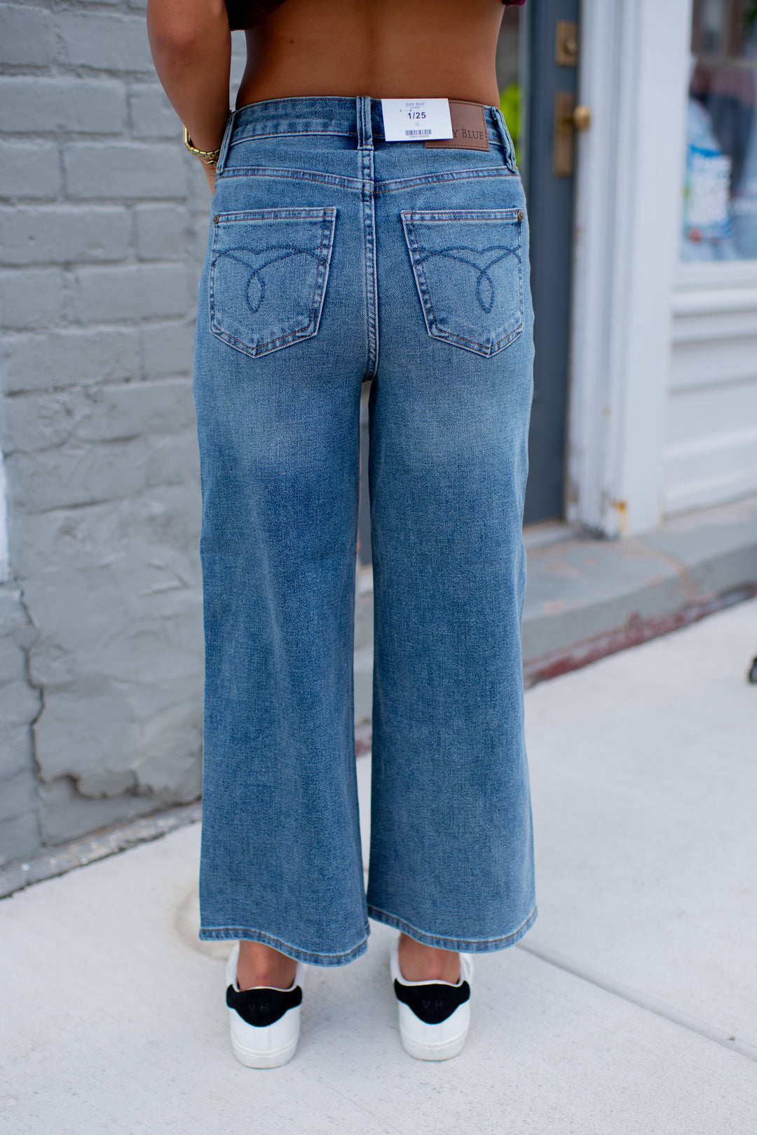 Judy Blue Dottie Wide Crop Jeans (Medium)