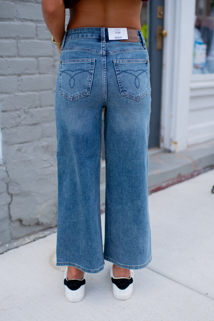 Judy Blue Dottie Wide Crop Jeans (Medium)