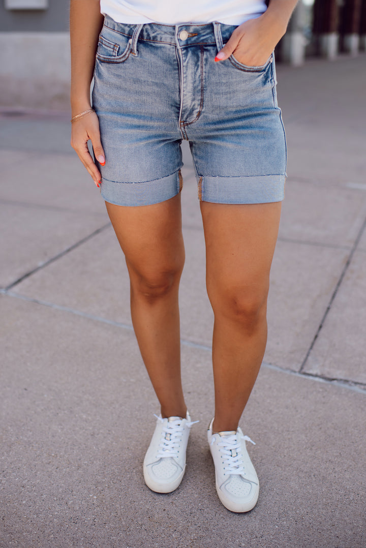 Judy Blue Dakota Denim Shorts (Medium)