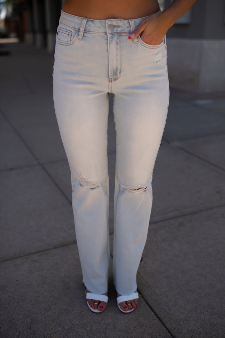 Judy Blue Summer Sunshine Bootcut Jeans (Light Wash)