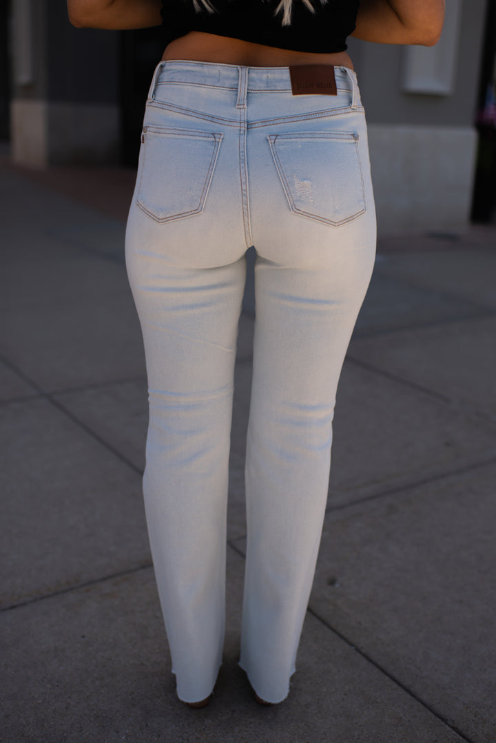Judy Blue Summer Sunshine Bootcut Jeans (Light Wash)