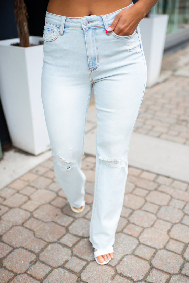 Judy Blue Summer Sunshine Bootcut Jeans (Light Wash)