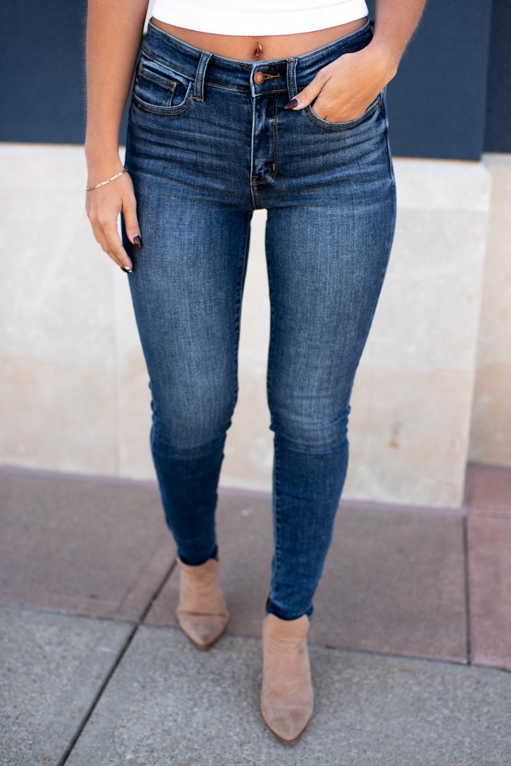 Judy Blue Kinley Skinny Jeans (Dark)