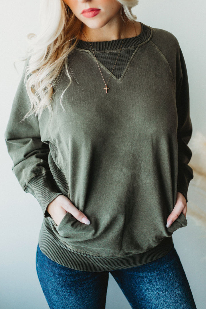 On The Go Crew Pullover (Dark Olive)